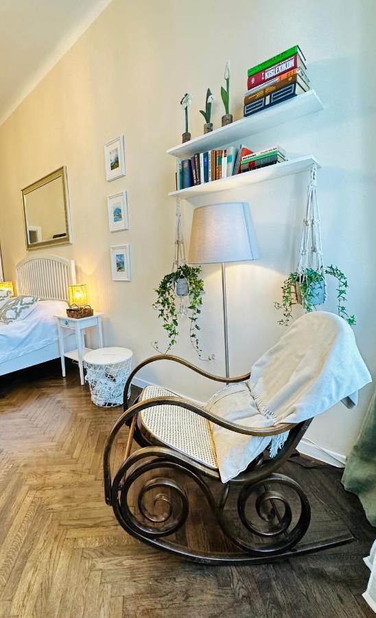 The Spot With Green Chair - Cozy Space Near Danube Budapest Exterior photo